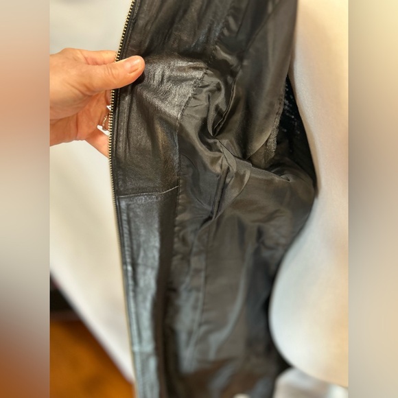 Beautiful gently used INC black leather sweater with a hood and zipper size L - Picture 10 of 13